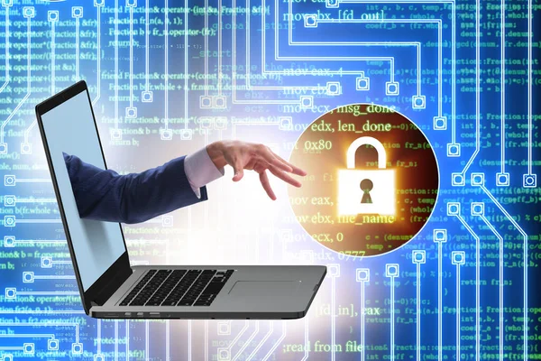 Homem hacker tentando roubar dados pessoais — Fotografia de Stock