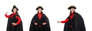 Siyah ceketli kadın korsan, beyaz üzerinde izole edilmiş.