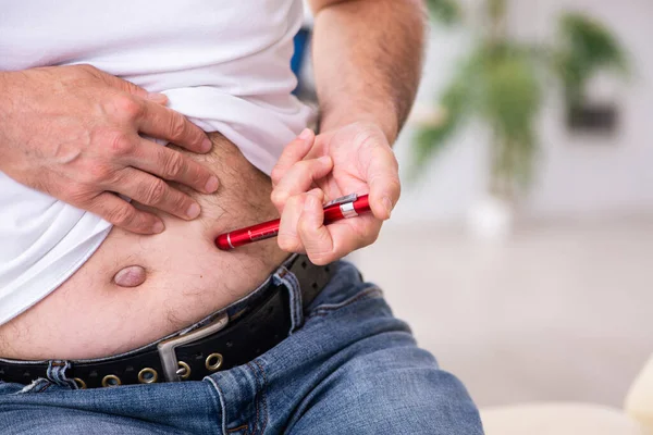 Paciente que sufre de diabetes médico visitante — Foto de Stock