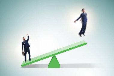 İş adamı ve tahterevalliyle rekabet konsepti