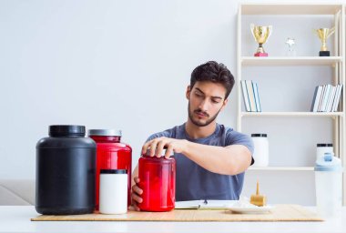 Sporcu daha iyi kaslar için yeni protein takviyeleri tadıyor