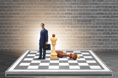 İş adamıyla strateji ve taktik kavramı