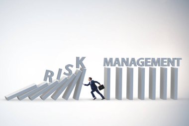 Risk yönetimi kavramında iş adamı
