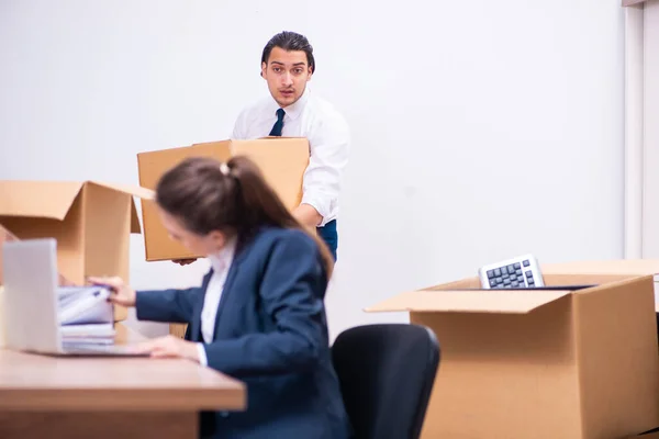 Deux employés licenciés de leur travail — Photo