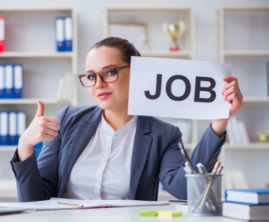 İş kadını işe yeni eleman alıyor.