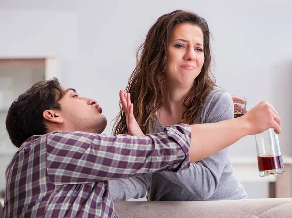 Sarhoş alkoliklerle aile içi şiddet kavramı