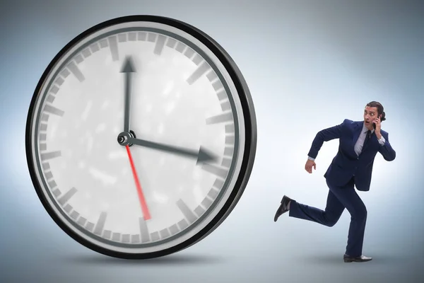 時間管理の概念におけるビジネスマンの従業員 — ストック写真