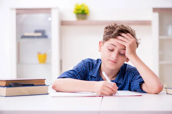 Kid preparing for school at home — Stock Photo, Image