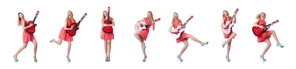 Guitariste féminine isolée sur blanc — Photo