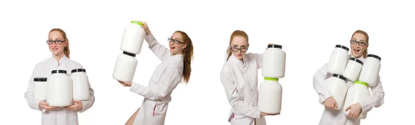 Joven doctora sosteniendo frasco de proteína aislada en blanco — Foto de Stock