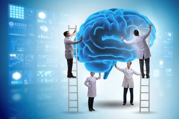 인간의 뇌를 검사하는 의사들로 구성 된 팀 — 스톡 사진