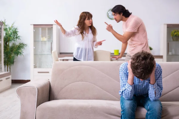 Familieconflict met man en vrouw en kind — Stockfoto