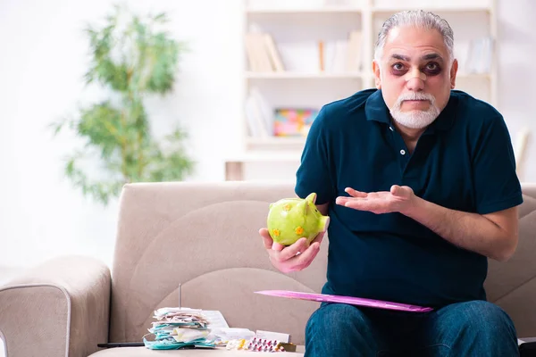 Παλιός τραυματίας στο σχεδιασμό του προϋπολογισμού — Φωτογραφία Αρχείου