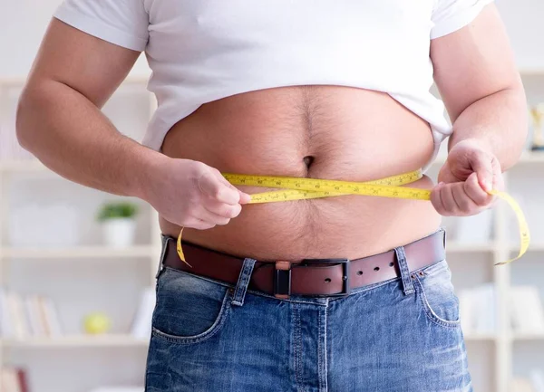 Hombre gordo obeso en concepto de dieta —  Fotos de Stock