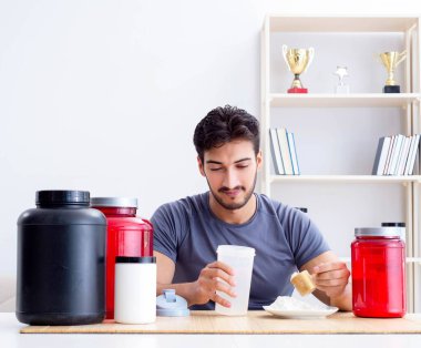 Sporcu daha iyi kaslar için yeni protein takviyeleri tadıyor