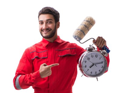 Fırçalı genç yakışıklı ressam beyaza izole edilmiş.