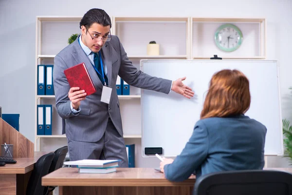 Man en vrouw in business meeting concept — Stockfoto