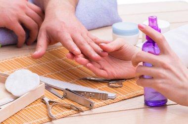 Erkekler için el manikürü konsepti