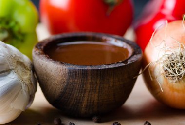 İçindekiler İtalyan makarna sosu için hazır.