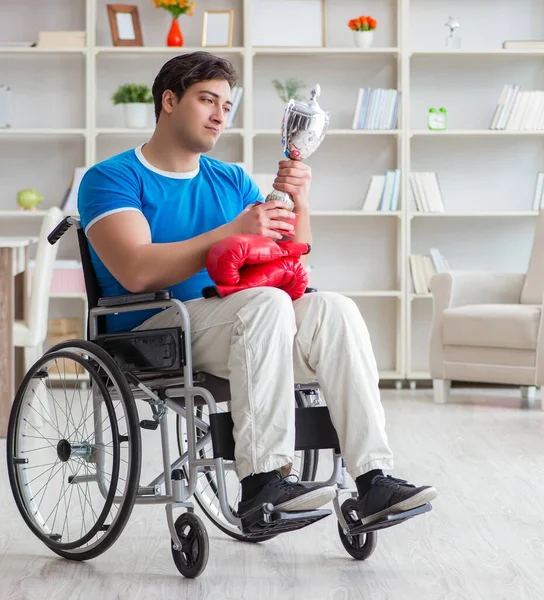 Ανάπηρος πυγμάχος σε αναπηρική καρέκλα — Φωτογραφία Αρχείου