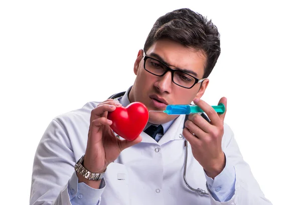 Jovem cardiologista masculino médico segurando um coração isolado em branco — Fotografia de Stock