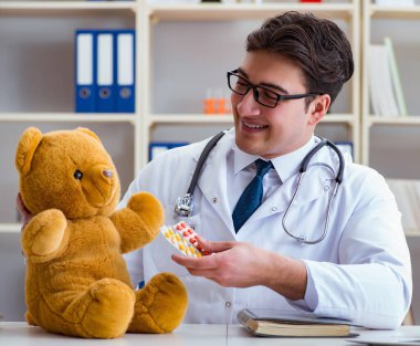 Veterinerlik doktorunun muayenesi var.