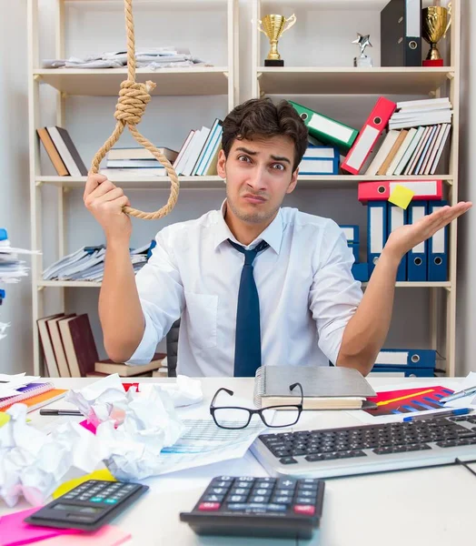 Occupato uomo d'affari frustrato arrabbiato in ufficio — Foto Stock