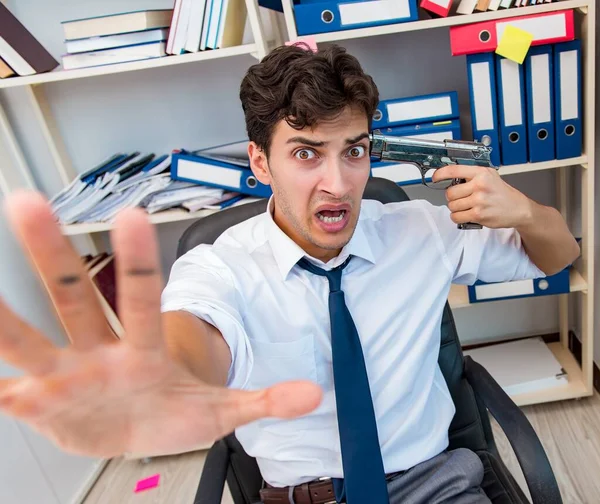 Occupé frustré homme d'affaires en colère dans le bureau — Photo