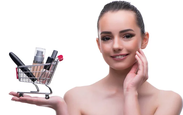 Mujer en concepto de belleza con maquillaje celebración carrito de la compra — Foto de Stock