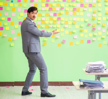 Çelişkili öncelikleri olan bir iş adamı