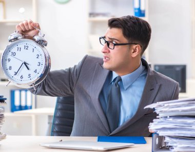 Çalışanlar vergi raporlama tarihlerini karşılayamıyor