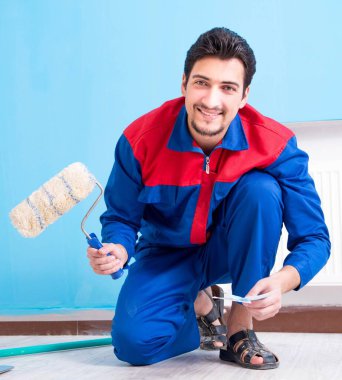 Genç müteahhit gökkuşağının rengini seçiyor