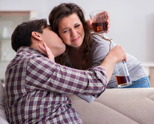 Sarhoş alkoliklerle aile içi şiddet kavramı