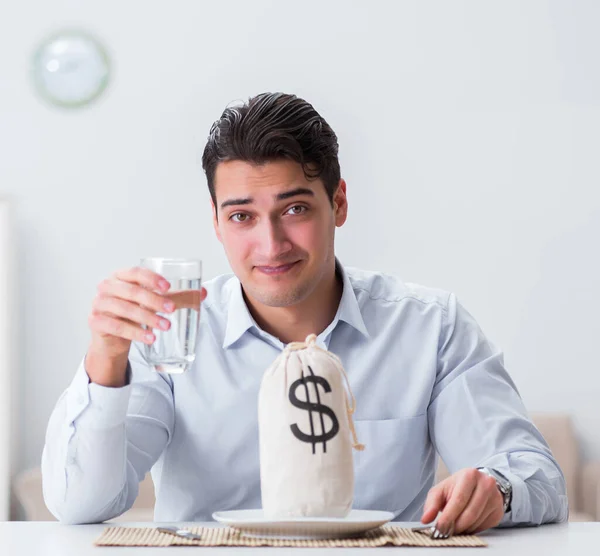 Concept van duur eten in restaurants — Stockfoto