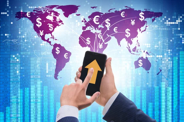 Transferencia de dinero global y concepto de intercambio con hombre de negocios — Foto de Stock