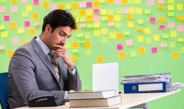 Çelişkili öncelikleri olan bir iş adamı