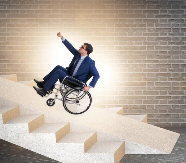 Koncepcja dostępności z wózkiem inwalidzkim dla niepełnosprawnych — Zdjęcie stockowe