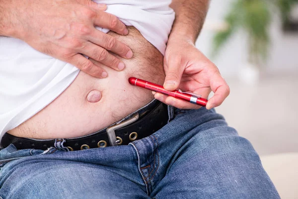 Patient suffering from diabetes visiting doctor — Stock Photo, Image