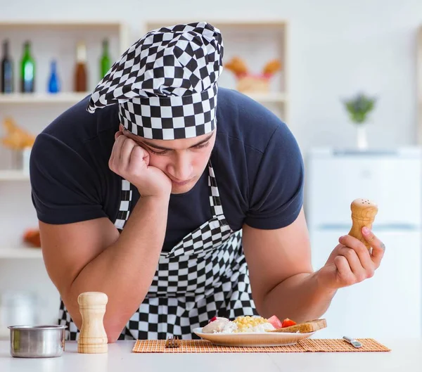 Chef cook cooking a meal breakfast dinner in the kitchen — Stock Image Chef cook cooking a meal breakfast dinner in the kitchen Stock Image
