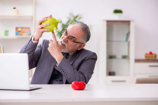 Viejo amante se queda sin dinero — Foto de Stock