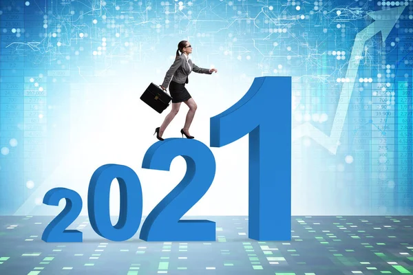 Conceito de crescimento com transição entre 2020 e 2021 — Fotografia de Stock