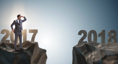 İş adamı 2017 'den 2018' e kadar bekliyor.