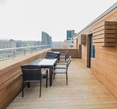 En üst kattaki teras kafe.