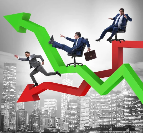 Growth and decline concept with businessmen — Stock Photo, Image