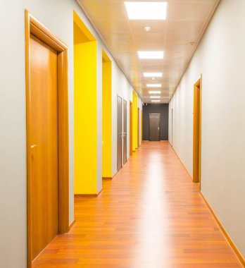 Modern tasarımlı otel lobisi koridoru