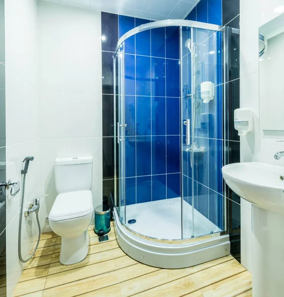 Camera da bagno in interni moderni — Foto Stock