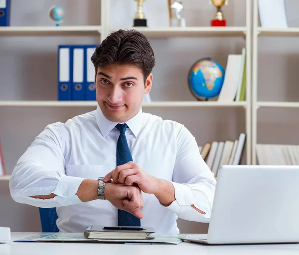 Businessman agent working in the office — Stock Photo, Image