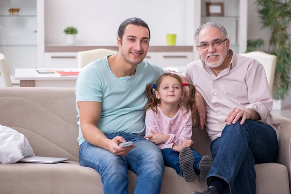 Erken gelişim kavramında üç kuşak aile — Stok fotoğraf