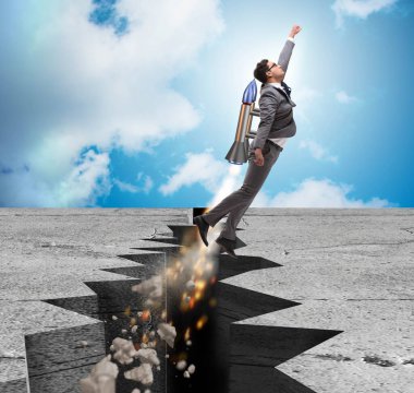 İş adamı roketle kaya boşluğundan uçuyor