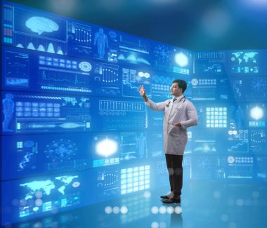 Doktorun teletıp konsepti düğmelere basıyor